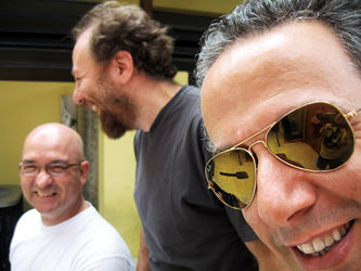 (A partir da esq.) Herbert, Bi e Barone