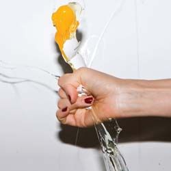 A capa de It's Blitz!, novo disco do Yeah Yeah Yeahs: álbum é o sucessor de Show Your Bones (2006)
