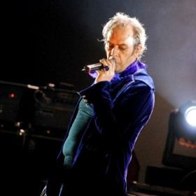 Em SP, ex-Bauhaus Peter Murphy aposta no repertório da carreira solo