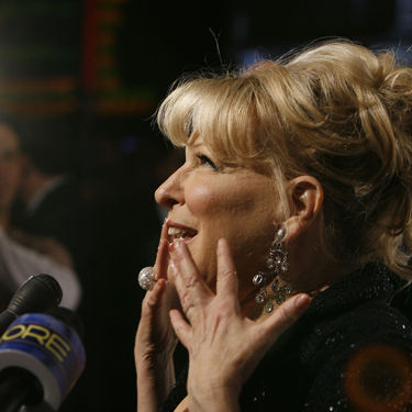 Bette Midler: "50 Cent é um amor (de pessoa). Adoro-o. Ele é maravilhoso"