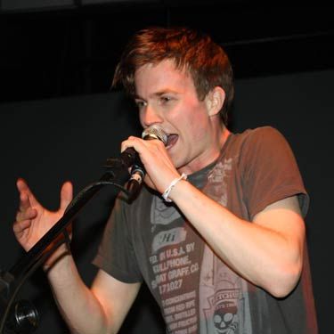 Matt, da dupla Matt & Kim, comandou o melhor show da primeira noite do Popload Gig