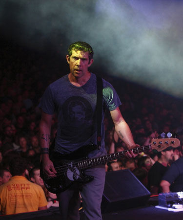 Baixista Eric Avery anuncia saída de Jane's Addicton