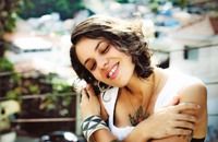 Lurdez da Luz se lança em carreira solo