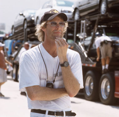 Michael Bay comanda, pela terceira vez, o filme da franquia Transformers