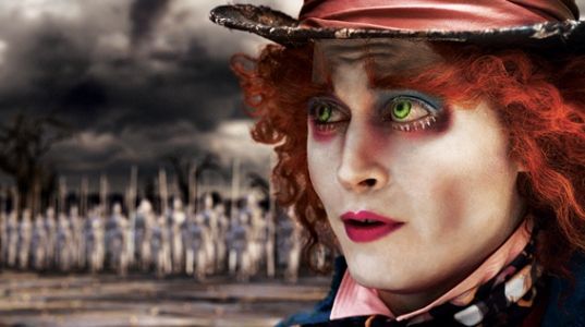 ALUCINAÇÃO VISUAL Johnny Depp na pele do Chapeleiro Louco