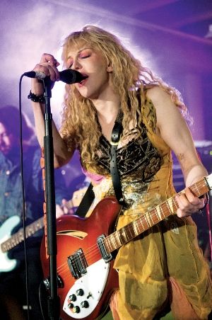 SÓ LOVE Novo Hole não tem ex-integrantes