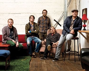 CRESCIDOS - (Da esq. para a dir.) Nastanovich, Malkmus, West, Ibold e Kannberg