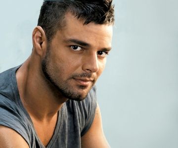 Ricky: agora totalmente assumido