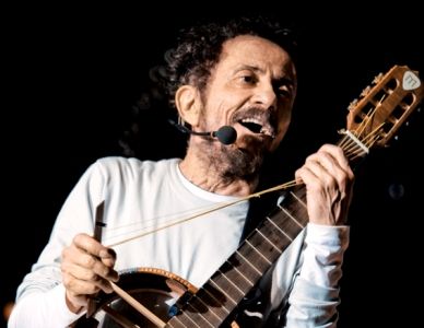 DE OLHO EM TUDO - Tom Zé continua animado e tenso com os shows