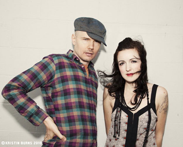 Nicole Fiorentino, ex-Veruca Salt, passa a integrar o Smashing Pumpkins, grupo liderado por Billy Corgan (foto)