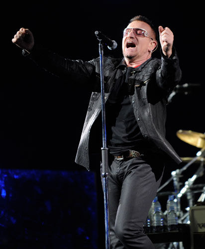 O vocalista do U2 teve de se submeter a uma cirurgia de emergência na Alemanha