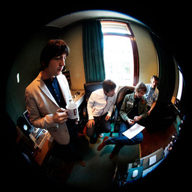 Beady Eye é a nova banda dos ex-Oasis Liam Gallagher, Gem Archer, Andy Bell e Chris Sharrock