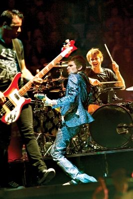 AMOR ETERNO O muse assistiu a trechos do filme para escrever uma música para a trilha