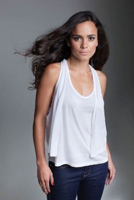 SUPEROCUPADA Alice divide seu tempo entre Nova York, São Paulo, o cinema e a TV