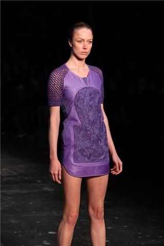 Raquel Zimmermann desfila para a Animale no quarto dia da SPFW