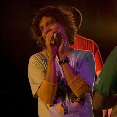 Pedro Luís à frente do Monobloco, atração do primeiro dia do Festival de Inverno de Brasília 2010