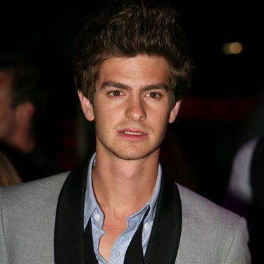 Andrew Garfield (O Mundo Imaginário do Doutor Parnassus) assume papel de Peter Parker em novo Homem-Aranha