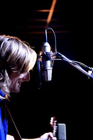 Carl Broemel irá lançar o disco All Birds Say no dia 31 agosto