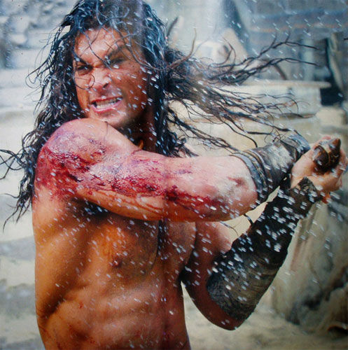 Jason Momoa aparece em ação na pele do personagem Conan, o Bárbaro