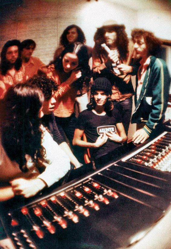 Tinindo Trincando NOVOS BAIANOS E O MELHOR DA MUSICA BRASILEIRA