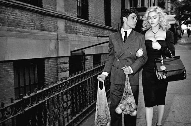 Madonna encarna dona de casa italiana em campanha para Dolce & Gabbana