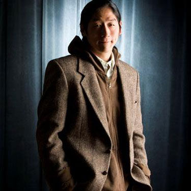 Daniel Cho, músico que estava em turnê com Regina Spektor, morreu nesta terça, 6