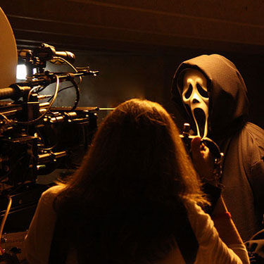 Ghostface retorna em Pânico 4; primeira foto oficial é divulgada