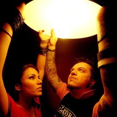 A dupla Mixhell, uma das atrações da tenda eletrônica do SWU