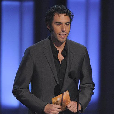 Sacha Baron Cohen interpretará o vocalista do Queen nas telonas