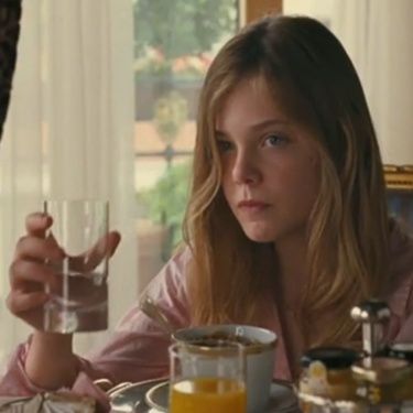 Elle Fanning, de Somewhere, é uma das protagonistas de Super 8