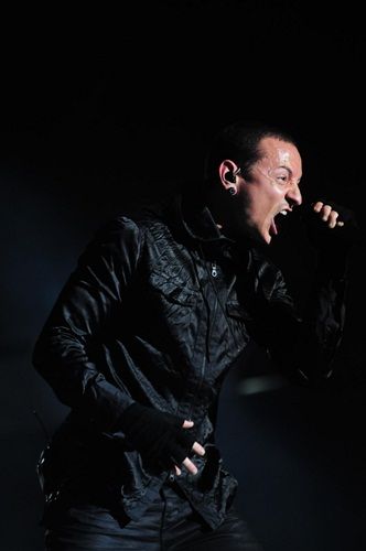 Chester Bennington em show do Linkin Park, no SWU