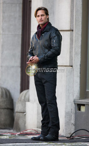 Josh Holloway é fotografado em Praga, filmando o novo Missão: Impossível