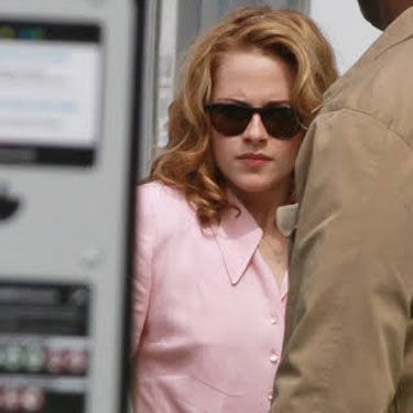 Kristen Stewart foi clicada no set de On the Road em agosto deste ano