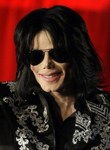 Michael Jackson é o número um entre as celebridades mortas
