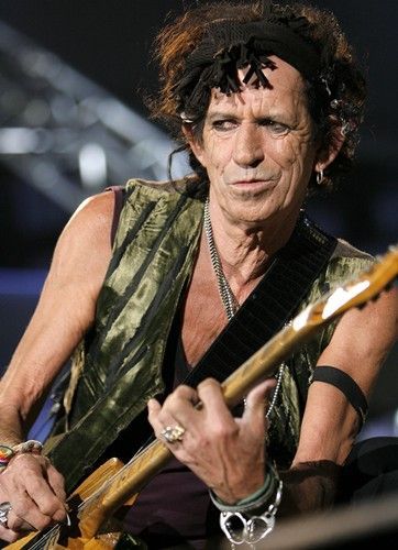 Keith Richards continua no elenco do novo Piratas do Caribe