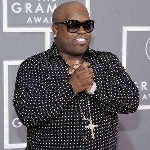 Cee Lo Green toca versão de "Radioactive", do KOL, na Rádio 1, da BBC