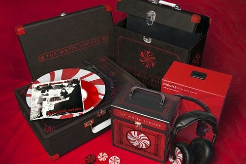 Belo presente: pacote do White Stripes tem toca-discos, estojos para LPs e fones de ouvido