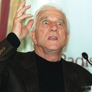O comediante Leslie Nielsen morreu no último domingo, 28
