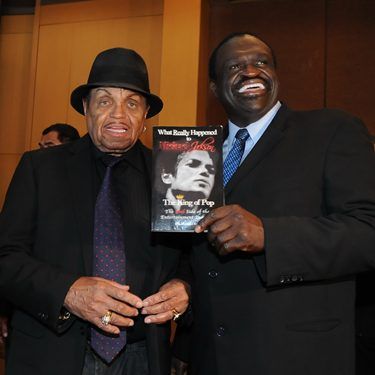 Joe Jackson e Leonard Rowe estão no Brasil para o lançamento do livro O Que Realmente Aconteceu com Michael Jackson