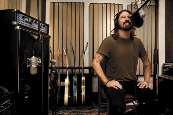 Dave Grohl abriu as portas do estúdio para companheiros de outros tempos