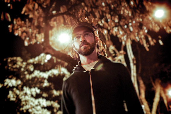 "O barato é achar timbres", diz Lucas Santtana, sobre sua música