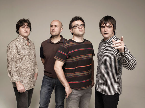 O Skank de Samuel Rosa (dir.) não passou por falta de hits no Mineirão