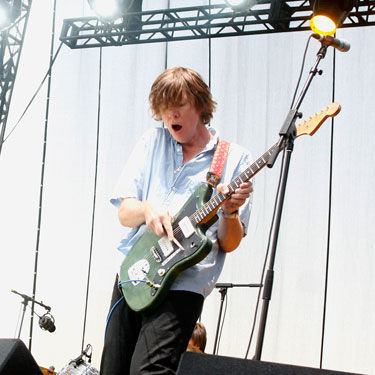 Thurston Moore lançará novo álbum solo em breve, com produção de Beck