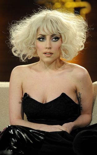 Lady Gaga diz que Born This Way será "mais poético"