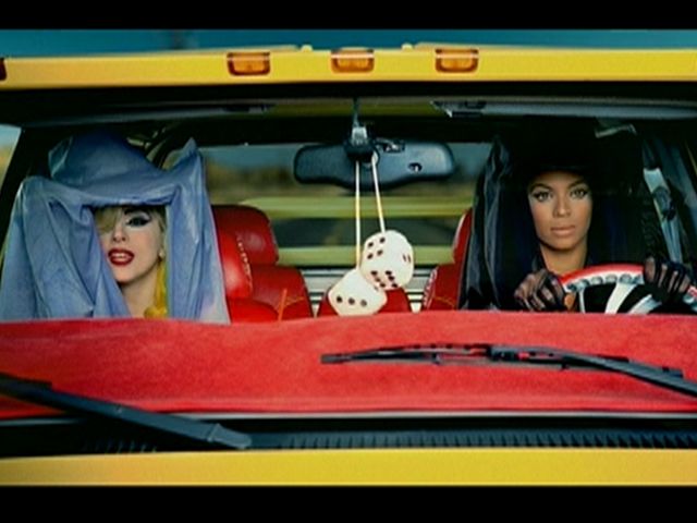 Lady Gaga e Beyoncé atuam no clipe de "Telephone", um dos melhores do ano