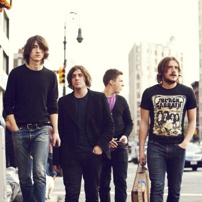 Arctic Monkeys diz que só volta ao estúdio em 2013