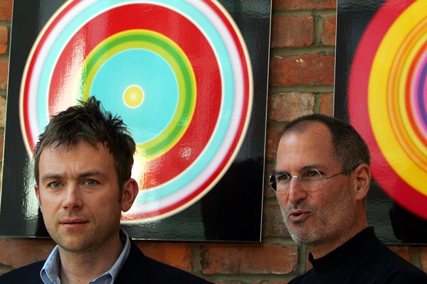 Steve Jobs e Damon Albarn