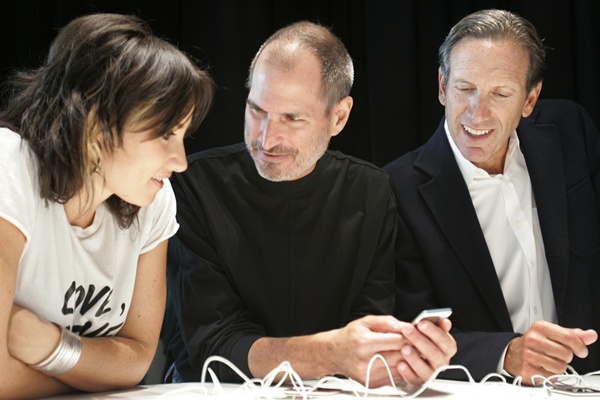 Steve Jobs, KT Tunstall e Howard Schultz