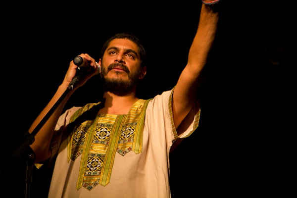 Criolo lota casa de shows em São Paulo