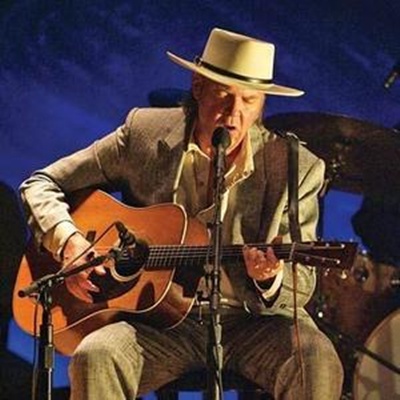 Neil Young lançará autobiografia no ano que vem